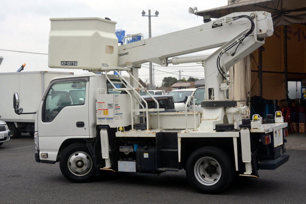 エルフ　高所作業車　タダノ製（ＡＴ１２１ＴＧ）　積載１５０ｋｇ　最大地上高１１．９ｍ　ＦＲＰバケット　バケット積載荷重２００ｋｇ　アワーメーター：１０５７．２ｈ　６速ＭＴ！ 05886