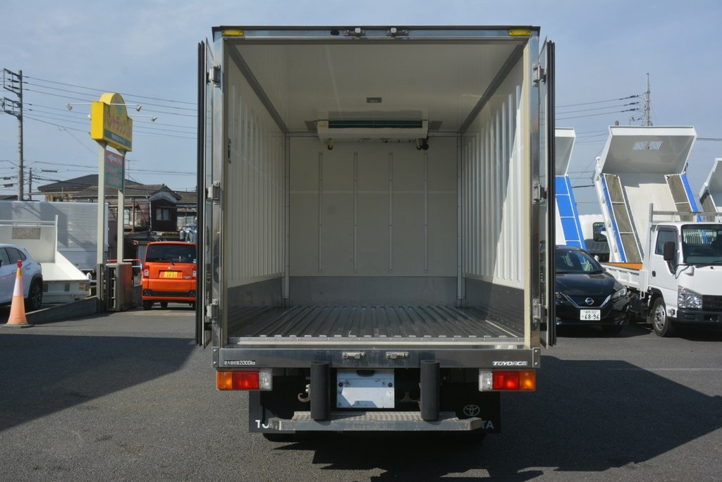 トヨエース　１０尺　冷蔵冷凍車　積載２０００ｋｇ　－７℃設定　デンソー製　全低床　キーストン　５速ＭＴ！準中型（５トン限定）免許対応！15