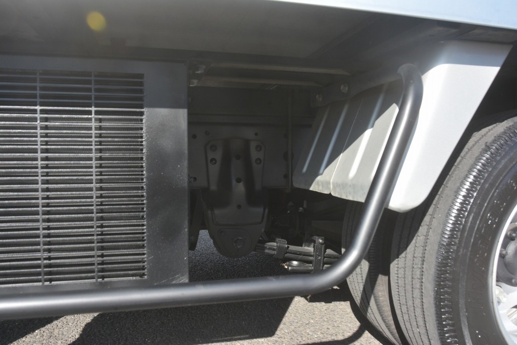 ダイナ　１０尺　冷蔵冷凍車　積載２０００ｋｇ　－７℃設定　デンソー製　全低床　ラッシング２段　バックモニター　ＡＴ車！準中型（５トン限定）免許対応！10