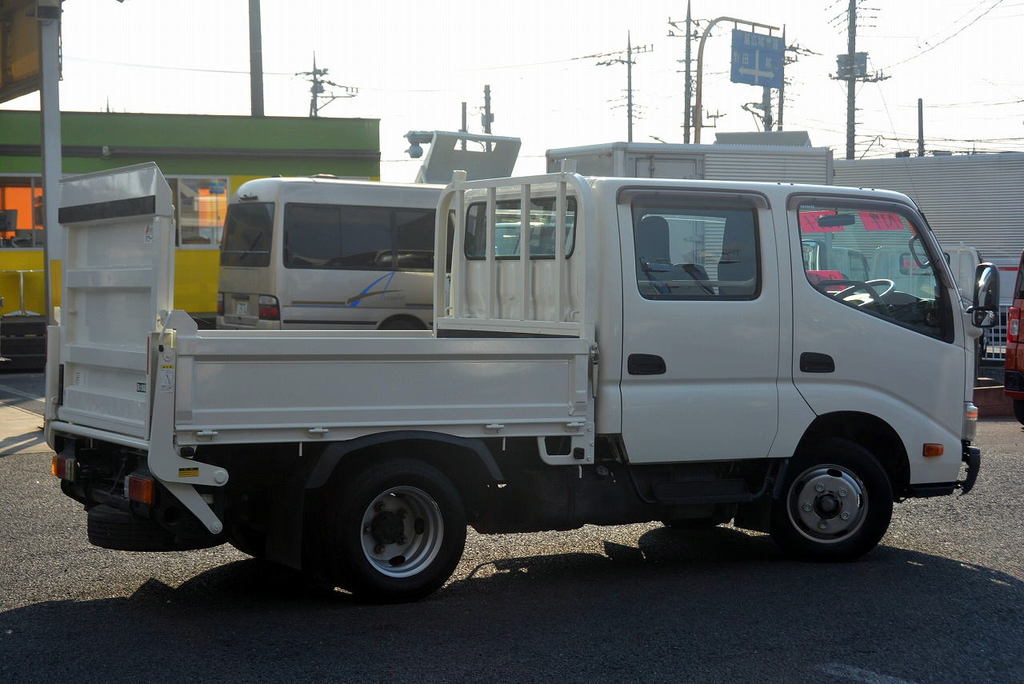 デュトロ　ダブルキャブ　平ボディー　積載２０００ｋｇ　極東製大型アーム式パワーゲート付き　６人乗り　パワーウインドウ　リアヒーター　ＥＴＣ　左電格ミラー　ワンオーナー！ＡＴ車！準中型（５トン限定）免許対応！4