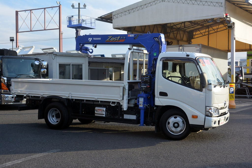 ダイナ　「標準幅　ロング」　３段クレーン　積載２０００ｋｇ　タダノ製　フックイン　２．６３ｔ吊　ＥＴＣ　セイコーラック　フォグランプ　電動パーキングブレーキ　坂道発進補助　ラジコン無し（後付けすることも出来ます！）６速ＭＴ！高年式！低走行！車検「Ｒ４年８月まで！」　4