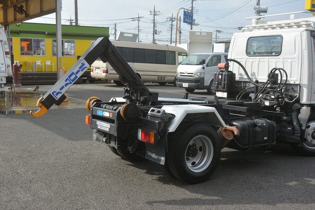 エルフ　アームロール　新明和製　ツインシリンダー　積載２０００ｋｇ　ルーフキャリア　坂道発進補助　ＥＴＣ　左電格ミラー　フォグランプ　６速ＭＴ！準中型（５トン限定）免許対応！25