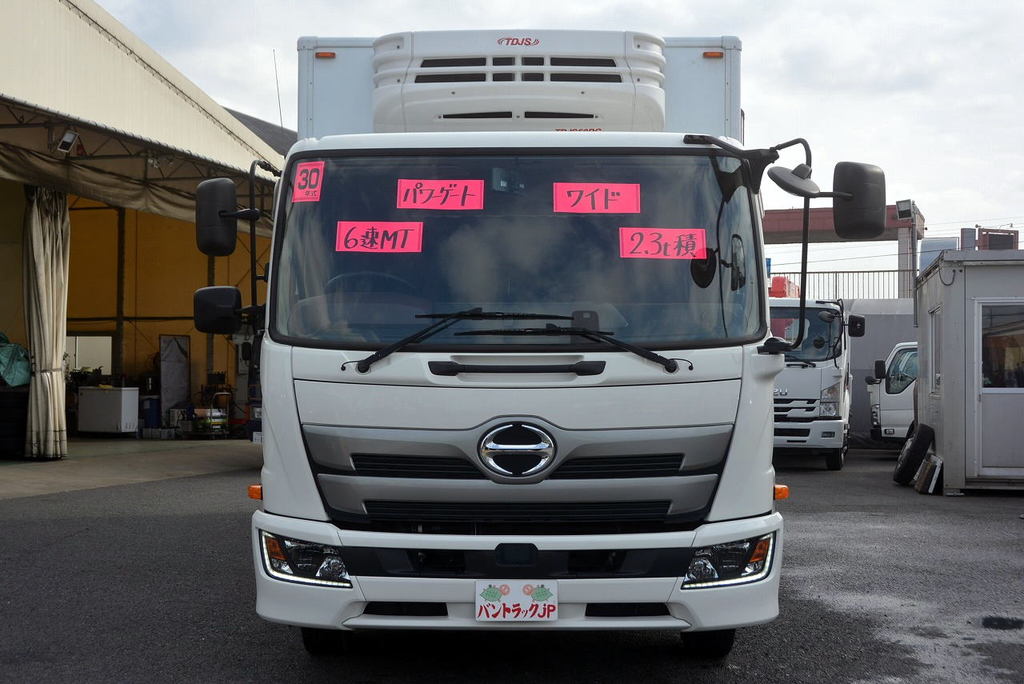 レンジャー　４トン　「ワイド　ベッド付き」　冷蔵冷凍車　積載２３００ｋｇ　格納パワーゲート付き　６．２ｍ長　リアエアサス　サイドドア　ジョルダーレール４列　キーストン　－３０度設定　菱重製　ラッシング２段　バックカメラ　ラジコン　６速ＭＴ！AK1