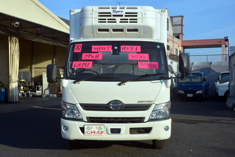 デュトロ　「ワイドロング」　冷蔵冷凍車　サイドドア　積載２９５０ｋｇ　東プレ製　格納パワーゲート付き　ラジコン　－３０度設定　ラッシング２段　荷台シマ板張り　バックカメラ　ＥＴＣ　エアリブ　坂道発進補助　スマートキー　左電格ミラー　６速ＭＴ！0