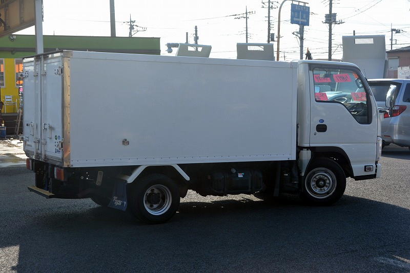 エルフ　「標準幅　ショート」　冷蔵冷凍車　積載１５００ｋｇ　低箱　東プレ製　サイドドア　－５度設定　荷台シマ板張り　エアリブ　ＥＴＣ　左電格ミラー　低床　５速ＭＴ！ＡＫ6