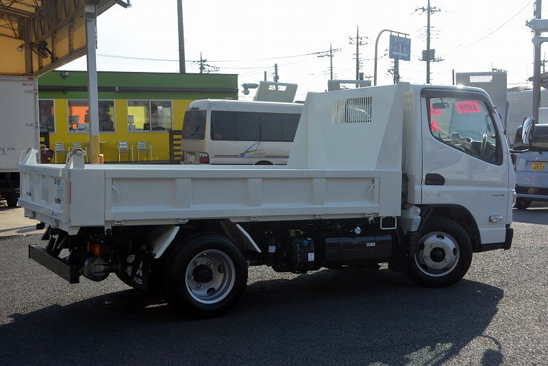 （未使用）　キャンター　強化ダンプ　極東製　三方開　全低床　積載３０００ｋｇ　坂道発進補助　左電格ミラー　フォグランプ　スマートキー　ＬＥＤヘッドライト　衝突軽減ブレーキ　車線逸脱警報　５速ＭＴ！車検「Ｒ６年２月まで！」6