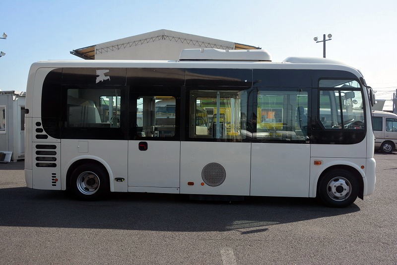 日野　ポンチョ　移動事務室車　１人乗り　２ドア　総輪エアサス　自動ドア　バックカメラ　簡易式テーブル　モニター計２箇所　エアコン　１００Ｖ電源　フォグランプ　低走行！ＡＴ車！希少車！キッチンカーやキャンピングカーのベース車にも!!3