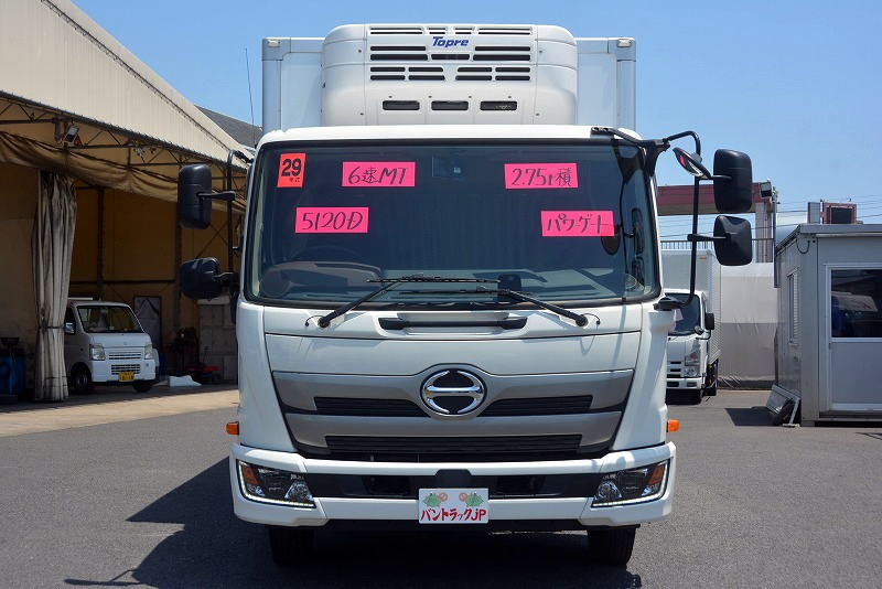 レンジャー　４トン　「ワイド　ベッド付き」　冷蔵冷凍車　積載２７５０ｋｇ　リアエアサス　東プレ製　格納パワーゲート付き　観音扉式サイドドア　－３０度設定　キーストン　ラッシング２段　バックカメラ　オートエアコン　衝突軽減ブレーキ　車線逸脱警報　２４０馬力　６速ＭＴ！AK0