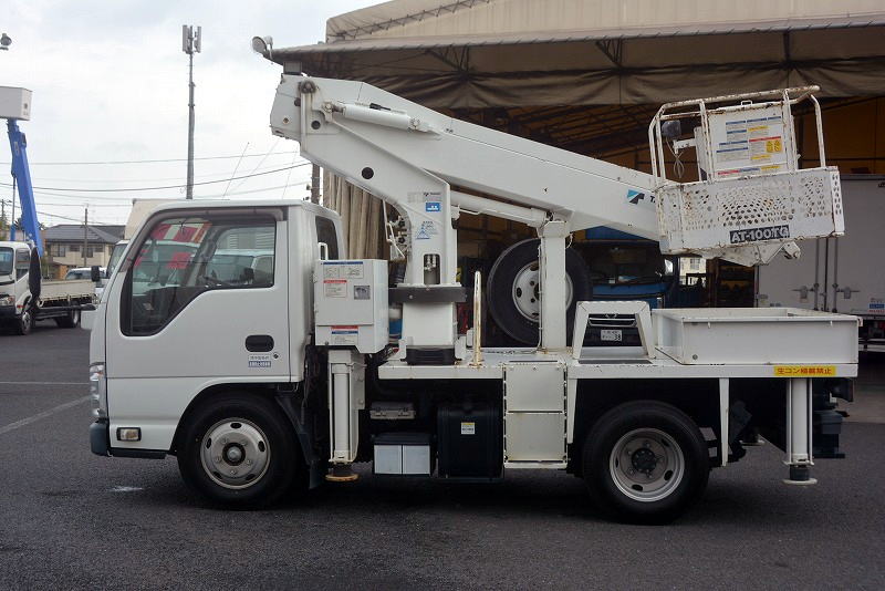 エルフ　高所作業車　タダノ製（ＡＴ－１００ＴＧ）　最大地上高９．９ｍ　鉄製バケット　バケット積載荷重２００ｋｇ　積載５００ｋｇ　ブーム自動格納　ジャッキ自動張り出し　ジョイスティックタイプ　ＡＣ１００Ｖ　坂道発進補助　左電格ミラー　ＥＴＣ　アワーメーター１２０４ｈ　６速ＭＴ！ 1