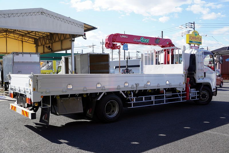 フォワード　増トン　「標準幅　ベッド付き」　４段クレーン　積載７３００ｋｇ　リターダ　５．８ｍ長　アルミブロック　古河ユニック製　ラジコン　フックイン　２．９３ｔ吊　角足　差し違いアウトリガー　キャブラダー　鳥居下部鉄板張り＆Ｊフック付き　床下長物入れ　床フック４対　スタンション穴２対　ロープ穴５対　セイコーラック　坂道発進補助　ＥＴＣ　オートエアコン　２６０馬力！６速ＭＴ！希少車！！　AK6