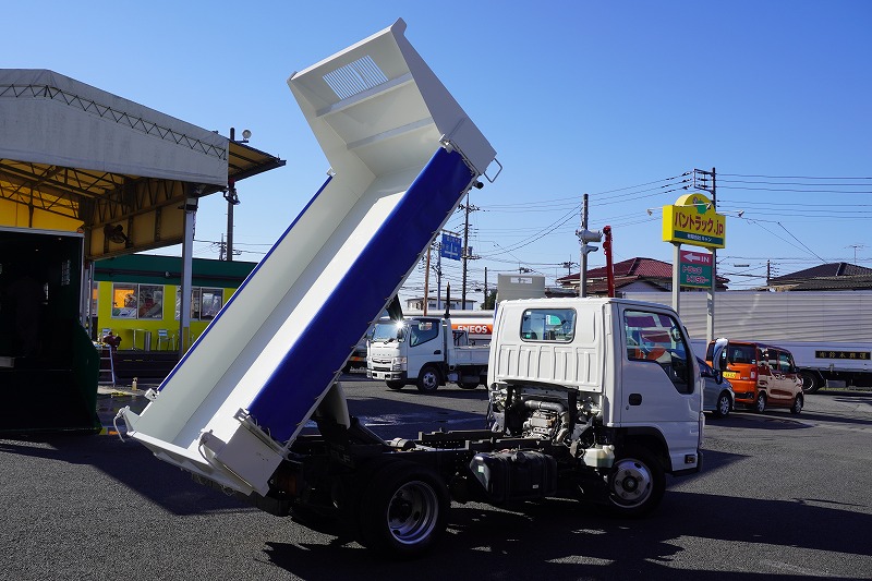 エルフ　強化ダンプ　極東製　積載２０００ｋｇ　三方開　手動コボレーン　鳥居アングル補強　ダンプピン　ＥＴＣ　坂道発進補助　全低床　５速ＭＴ！準中型（５トン限定）免許対応！26