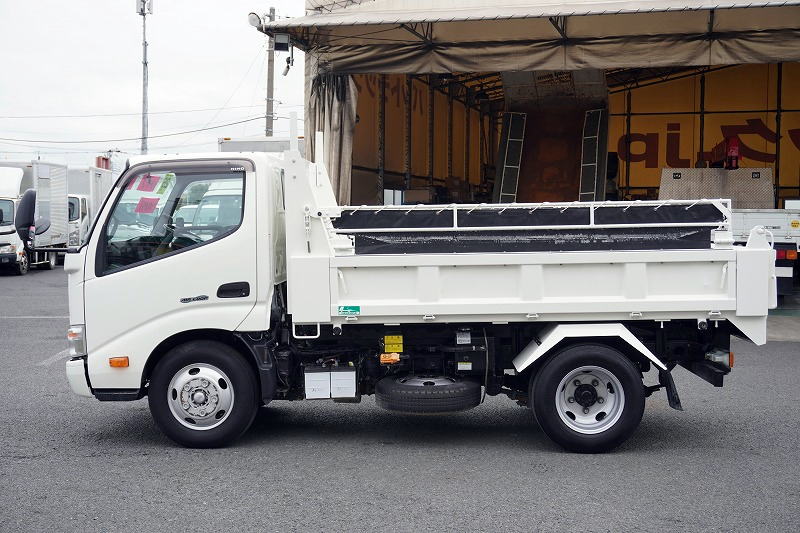 デュトロ　「標準幅」　強化　ローダーダンプ　積載３０００ｋｇ　花見台製　三方開　手動コボレーン　鳥居ツノ出し　ダンプピン　坂道発進補助　ＥＴＣ　左電格ミラー　５速ＭＴ！車検「Ｒ５年３月まで！」1