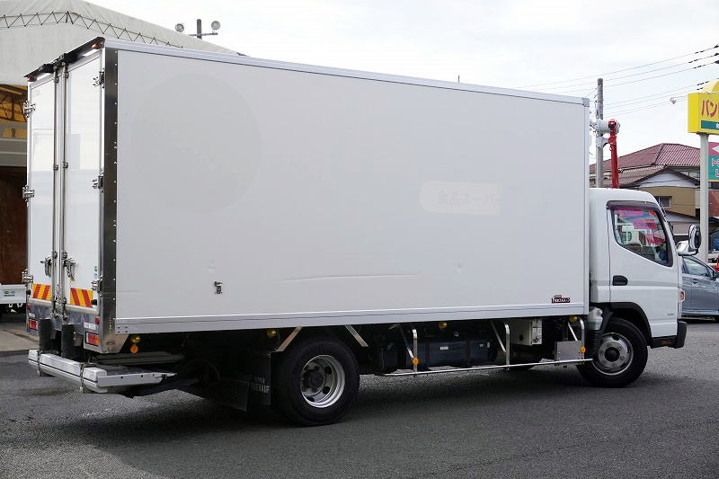 キャンター　「ワイド超ロング」　冷蔵冷凍車　積載３５５０ｋｇ　格納パワーゲート　－３０度設定　スタンバイ装置　荷台ステンレス張り　ラッシング２段　菱重製　バックカメラ　ステンレスサイドバンパー　左電格ミラー　坂道発進補助　フォグランプ　５速ＭＴ！6