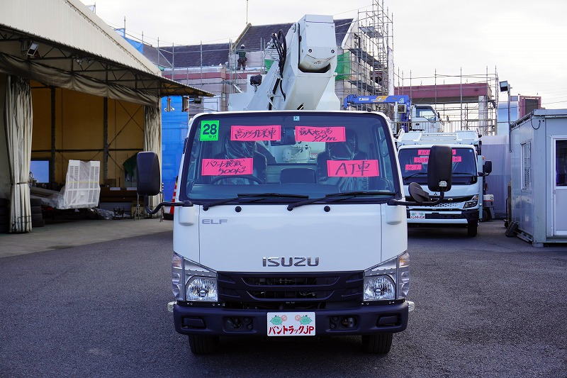 エルフ　高所作業車　タダノ製（ＡＴ－１００ＴＴ）　最大地上高９．９ｍ　ＦＲＰバケット　積載５００ｋｇ　バケット積載荷重２００ｋｇ　ブーム自動格納　ジャッキ自動張り出し　ジョイスティックタイプ　ＡＣ１００Ｖ　アワーメーター：１４４１ｈ　バックカメラ　ＥＴＣ　左電格ミラー　ＡＴ車！0