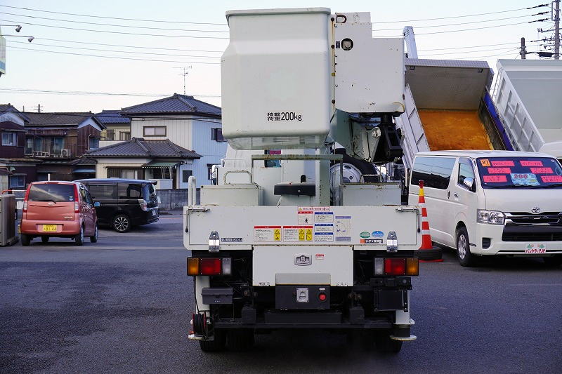 エルフ　高所作業車　タダノ製（ＡＴ－１００ＴＴ）　最大地上高９．９ｍ　ＦＲＰバケット　積載５００ｋｇ　バケット積載荷重２００ｋｇ　ブーム自動格納　ジャッキ自動張り出し　ジョイスティックタイプ　ＡＣ１００Ｖ　アワーメーター：１４４１ｈ　バックカメラ　ＥＴＣ　左電格ミラー　ＡＴ車！2