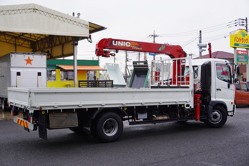 レンジャー　４トン　「標準幅　ベッドレス」　３段クレーン　古河ユニック製　積載２６５０ｋｇ　５．１ｍ長　ラジコン無し　フックイン　２．９３ｔ吊　差し違いアウトリガー　鳥居加工有り　ＬＥＤヘッドライト　オートエアコン　ステンレス工具箱　坂道発進補助　衝突軽減ブレーキ　車線逸脱警報　低走行！ワンオーナー！６速ＭＴ！6