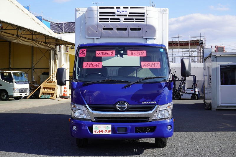 デュトロ　「ワイド超ロング」　冷蔵冷凍車　サイドドア　積載２９５０ｋｇ　東プレ製　－３０度設定　荷台シマ板張り　送風機　二室仕様　ラッシング２段　バックカメラ　フォグランプ　スマートキー　間仕切り　左電格ミラー　６速ＭＴ！0