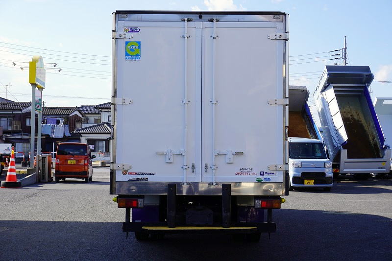 デュトロ　「ワイド超ロング」　冷蔵冷凍車　サイドドア　積載２９５０ｋｇ　東プレ製　－３０度設定　荷台シマ板張り　送風機　二室仕様　ラッシング２段　バックカメラ　フォグランプ　スマートキー　間仕切り　左電格ミラー　６速ＭＴ！2