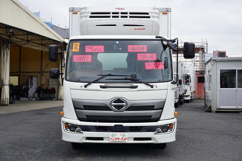 レンジャー　４トン　「ワイド　ベッドレス」　冷蔵冷凍車　積載２８５０ｋｇ　リアエアサス　６．２ｍ長　－３０度設定　荷台アルミ板張り　ラッシング２段　間仕切り　バックカメラ　ＥＴＣ２．０　菱重製　オートエアコン　衝突軽減ブレーキ　車線逸脱警報　高年式！６速ＭＴ！3