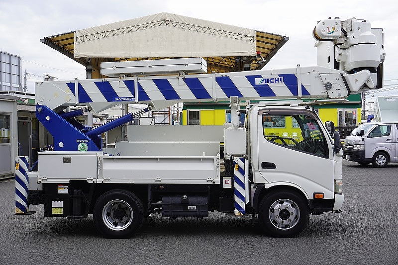 デュトロ　高所作業車　アイチ製（ＳＨ１５Ｂ）　最大地上高１４．６ｍ　積載５００ｋｇ　ＦＲＰバケット　ウインチ付き　バッテリー電源　ジョイスティックタイプ　ブーム自動格納　坂道発進補助　左電格ミラー　社外ナビ　ＥＴＣ　電動パーキングブレーキ　ユニットアワーメーター：８９６ｈ　電工仕様！６速ＭＴ！車検「Ｒ６年７月まで！」2