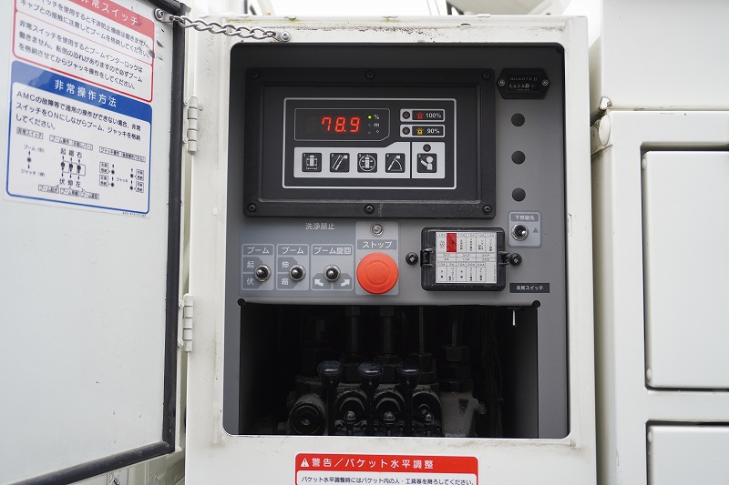 デュトロ　高所作業車　タダノ製（ＡＴ－１１０ＴＥ）　最大地上高１１ｍ　ＦＲＰバケット　バケット積載荷重１２０ｋｇ　積載４５０ｋｇ　ブーム自動格納　ジャッキ自動張り出し　工具箱　社外ナビ　ＥＴＣ　バックカメラ　左電格ミラー　坂道発進補助　クリアランスソナー　メッキパーツ　ＬＥＤヘッドライト　衝突軽減ブレーキ　車線逸脱警報　アワーメーター：４８０ｈ　電気工事仕様！低走行！６速ＭＴ！26