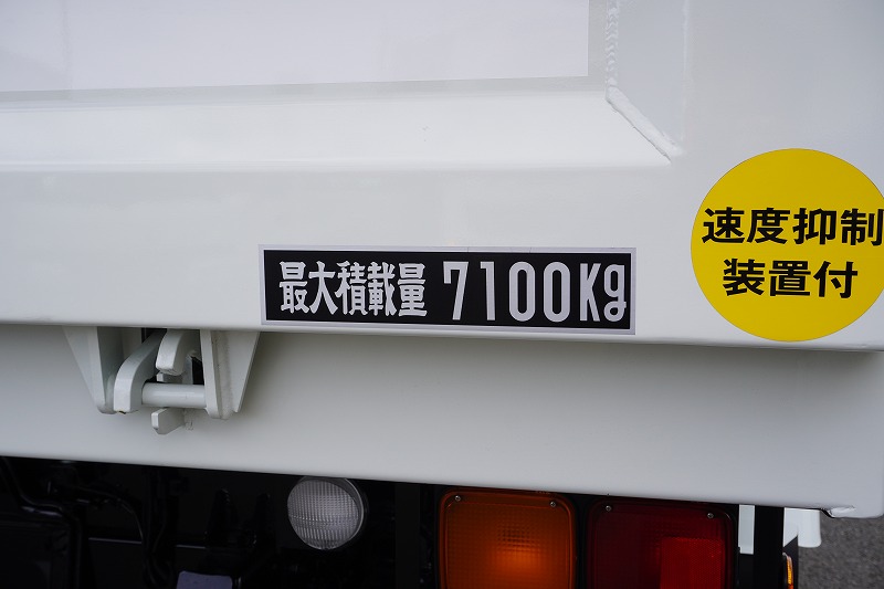 （未使用）　ファイター　増トン　「ベッド付き」　土砂ダンプ　新明和製　一方開　積載７１００ｋｇ　電動コボレーン　鳥居シートデッキ＆ラダー　造りボディー　砂切り　ミラーヒーター　ＥＴＣ２．０　ＨＩＤヘッドライト　運転席エアサスシート　オートエアコン　メッキパーツ多数！高機能パッケージ！６速ＭＴ！車検「Ｒ５年１１月まで！」17