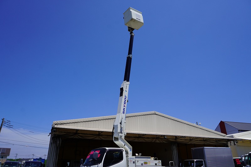 デュトロ　高所作業車　タダノ製（ＡＴ－１００ＴＴ）　最大地上高９．９ｍ　ＦＲＰバケット　バケット積載荷重２００ｋｇ　積載５００ｋｇ　工具入れ　バックカメラ　坂道発進補助　キーレス　電動パーキングブレーキ　アワーメーター：１７０５ｈ　５速ＭＴ！29