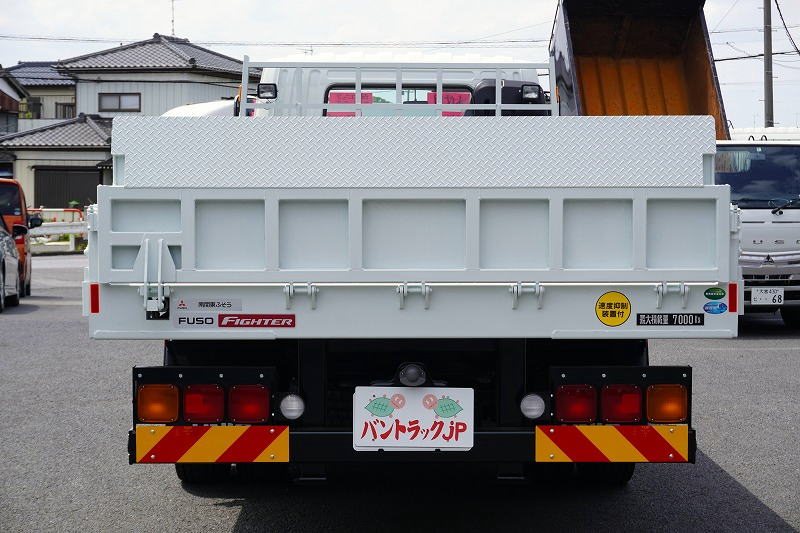 （未使用）　ファイター　増トン　「ワイド　ベッド付き」　セーフティーローダー　古河ユニック製　積載７０００ｋｇ　ウインチ　ラジコン　リア自動アユミ板　床フック９対　ミラーヒーター　坂道発進補助　スタンション穴　ＨＩＤヘッドライト　メッキパーツ多数！６速ＭＴ！　車検「Ｒ６年４月まで！」2