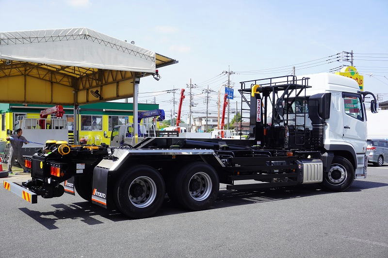 （未使用）　スーパーグレート　大型　「ハイルーフ」　三軸　フックロール　極東製　積載１０３００ｋｇ　ツインシリンダー　キャブバックステップ　網工具入れ　メッキパーツ　ＬＥＤヘッドライト　バックカメラ　可動式リアバンパー　ＥＴＣ　キーレス　ＡＴ車！6