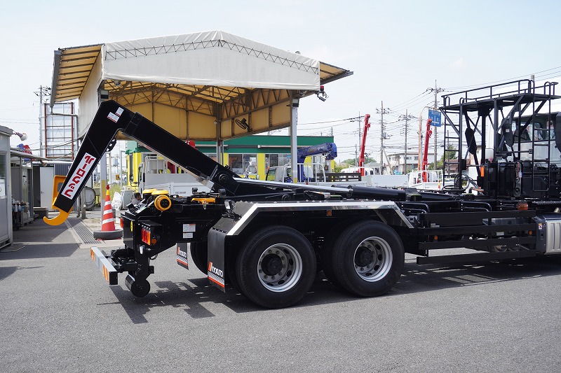 （未使用）　スーパーグレート　大型　「ハイルーフ」　三軸　フックロール　極東製　積載１０３００ｋｇ　ツインシリンダー　キャブバックステップ　網工具入れ　メッキパーツ　ＬＥＤヘッドライト　バックカメラ　可動式リアバンパー　ＥＴＣ　キーレス　ＡＴ車！24